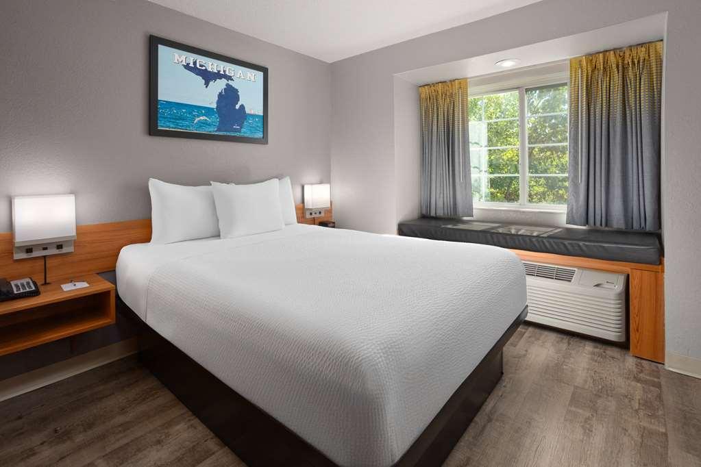 Hotel Microtel & By Wyndham 2*
