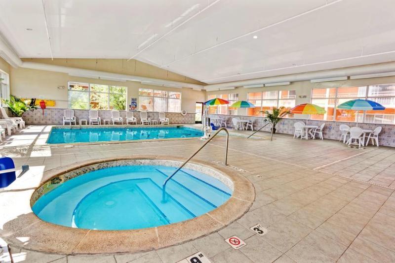 Microtel & By Wyndham Hotel 2*