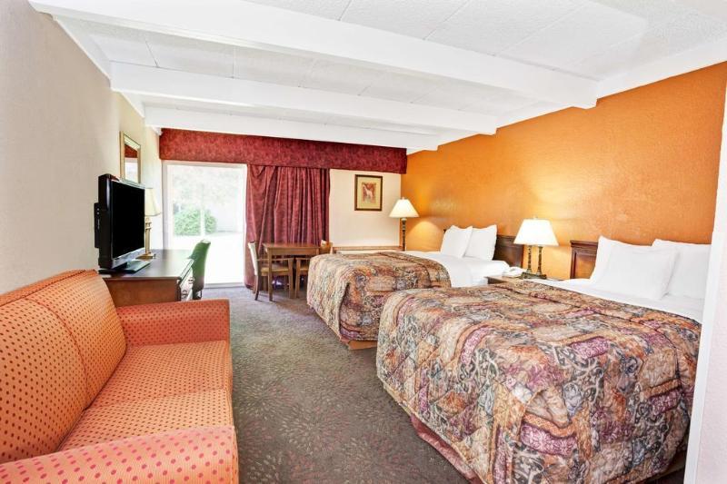Microtel & By Wyndham Hotel